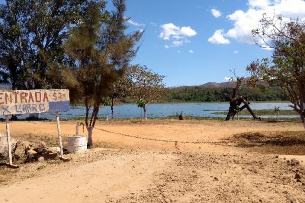 CAMPESINOS DE MORA Y PUEBLOS VECINOS, LUCHAN CONTRA CONTAMINACIÓN DE SU LAGUNA