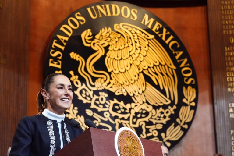 GOBERNADOR ASISTE AL ACTO DEL ANIVERSARIO DE LA CONSTITUCIÓN POLÍTICA DE 1917