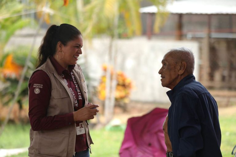 LAS PENSIONES DEL BIENESTAR NO SE CONDICIONAN: PATRICIA URENDA