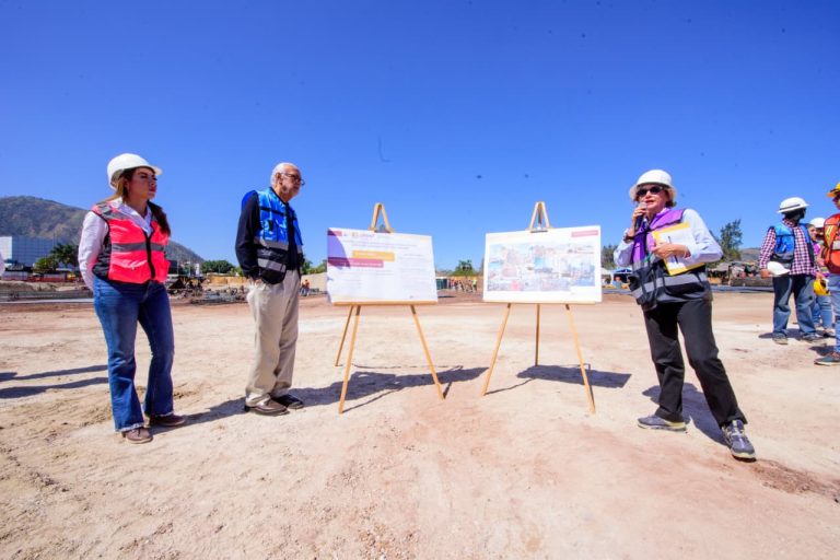 SUPERVISA EL DOCTOR AVANCES DEL NUEVO ESTADIO DE FUTBOL