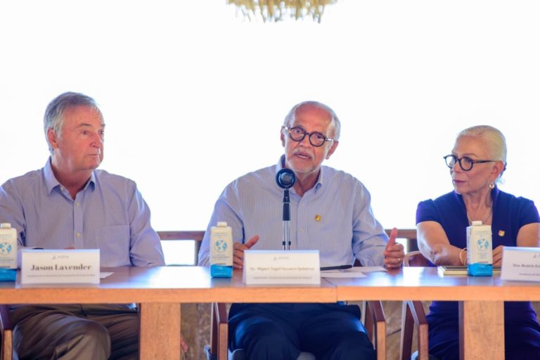 RECONOCEN AL GOBERNADOR, EMPRESARIOS DE BAHÍA DE BANDERAS