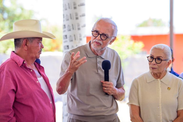 LOS DOCTORES LLEVAN OBRAS SOCIALES A ACAPONETA