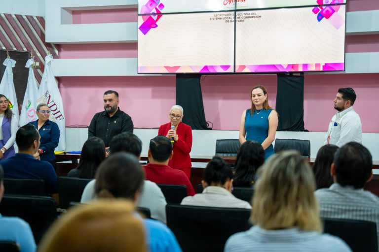 FORTALECE LA DOCTORA ASISTENCIA SOCIAL APEGADA A LA TRANSPARENCIA Y LA LEGALIDAD