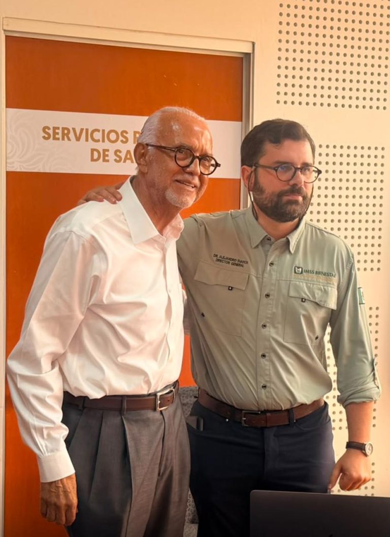 EL DOCTOR Y EL DIRECTOR DEL IMSS, SUPERVISAN OBRAS DE SALUD