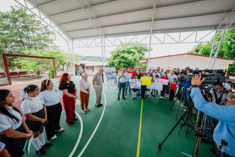 INFRAESTRUCTURA EDUCATIVA ENTREGAN EN XALISCO EL DOCTOR Y LA DOCTORA