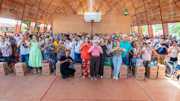 AHORA TOCÓ A SAN BLAS; HASTA EL PUERTO LA DOCTORA LLEVA PROGRAMAS SOCIALES