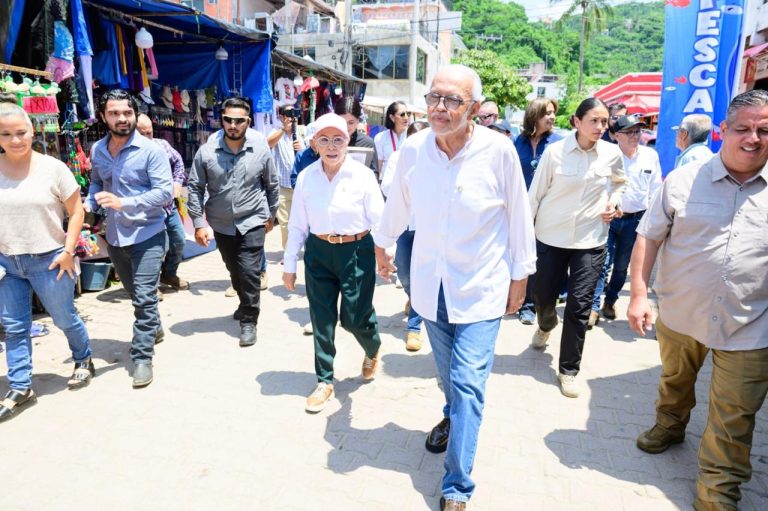 LOS DOCTORES AMPLÍAN OBRAS Y COMPROMISOS EN LOS AYALA