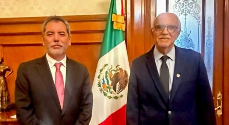SE REÚNE GOBERNADOR CON EL SECRETARIO DE HACIENDA, EDGAR AMADOR ZAMORA