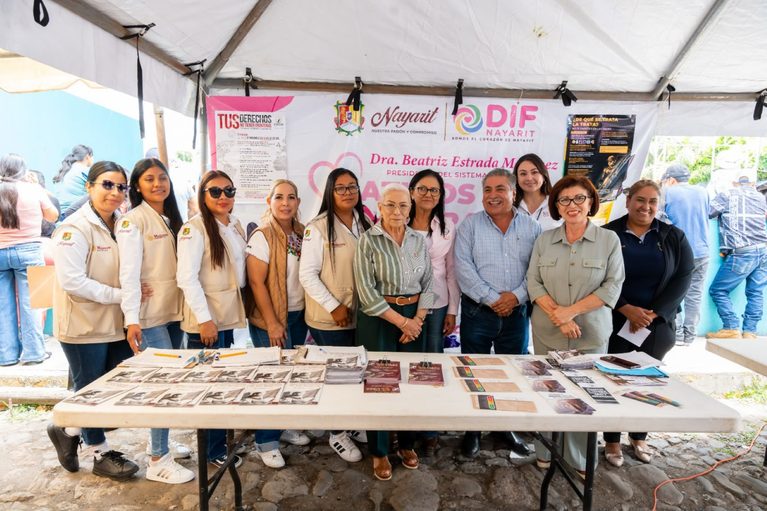 JUSTICIA SOCIAL LLEVA PRESIDENTA DEL DIF A ROSA BLANCA