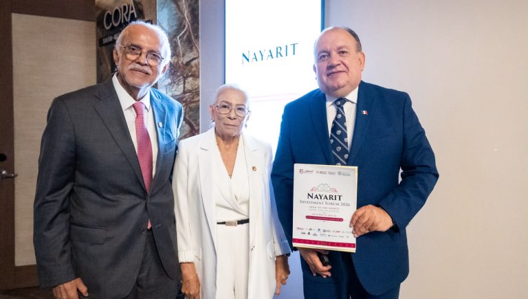 INAUGURA GOBERNADOR FOTO INTERNACIONAL PARA ATRAER INVERSIONES Y CREAR EMPLEOS
